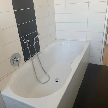 With Friends 1 * Trier